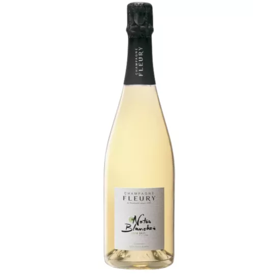 2016 年 Fleury Notes Blanches Brut Nature 香槟酒瓶，正面视图，浅色背景上的白色标签