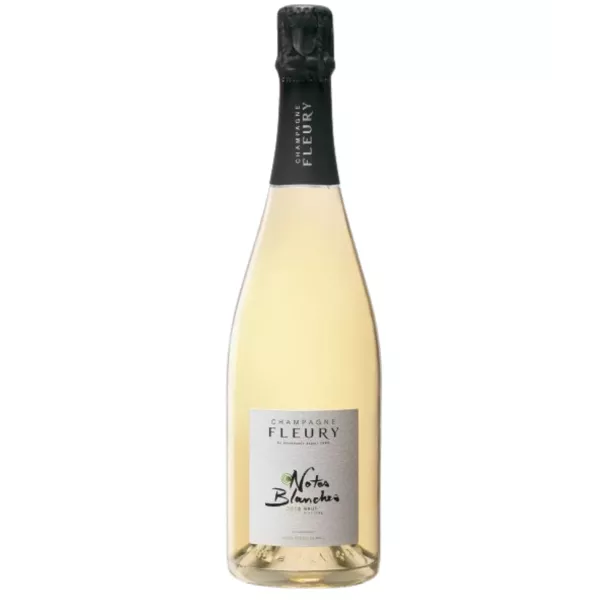 2016 年 Fleury Notes Blanches Brut Nature 香槟酒瓶，正面视图，浅色背景上的白色标签