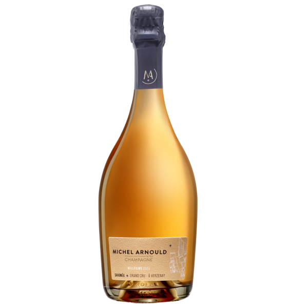 米歇尔-阿努尔德2018桃红香槟（Champagne Michel Arnould Rosé Saignée 2018），透明瓶身，浓烈的粉红色，正面图